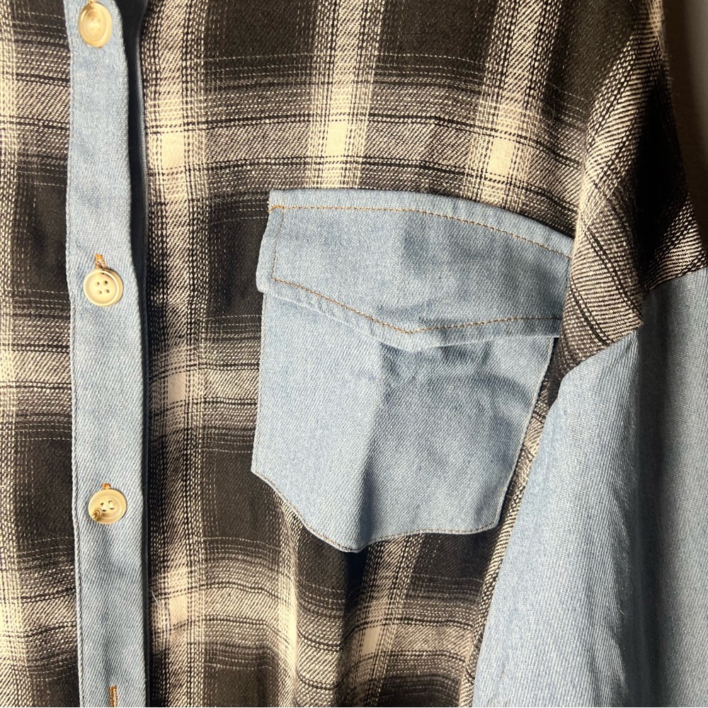 Blooming Jelly Women’s Plaid Button Down Shirt – Size M, NWT - Picture 3 of 4